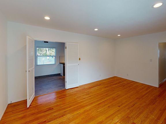 2nd image of 3708 Inglewood Blvd #5