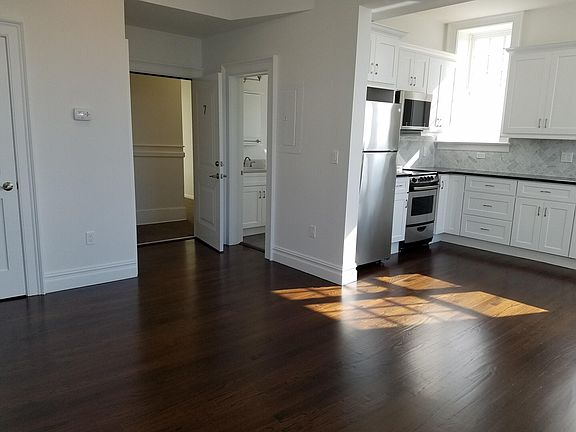 Entrance to apartment 