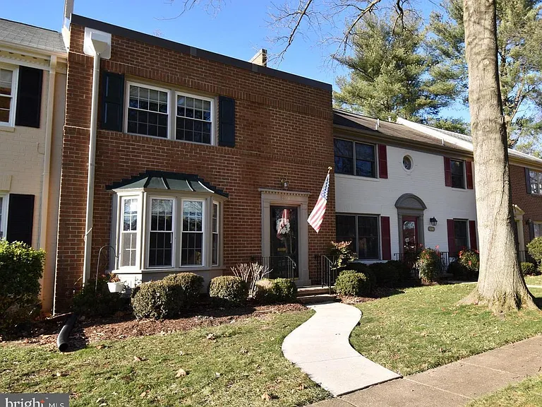8244 Carrleigh Pkwy — Photo 1