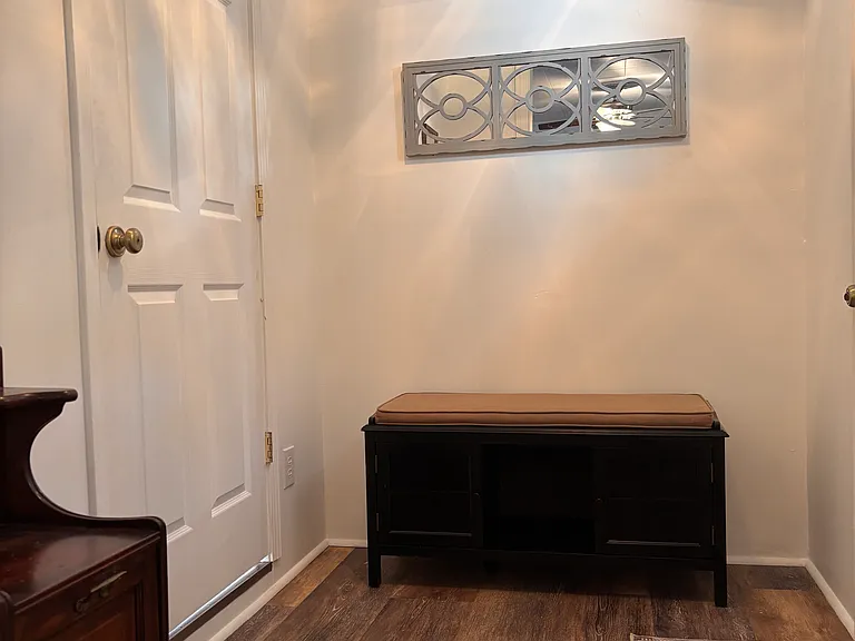 573 Jackson St — Photo 18