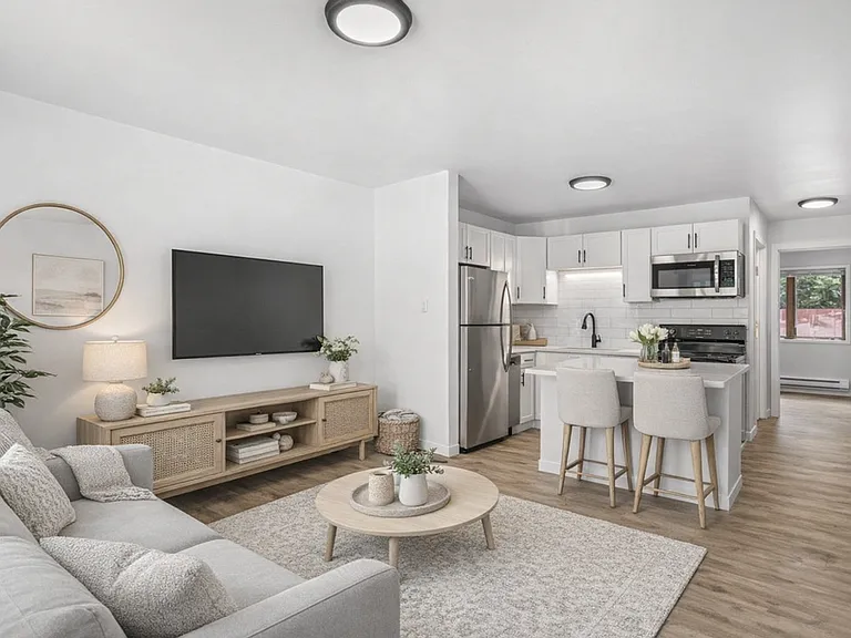 1207 E Wilson St — Photo 1