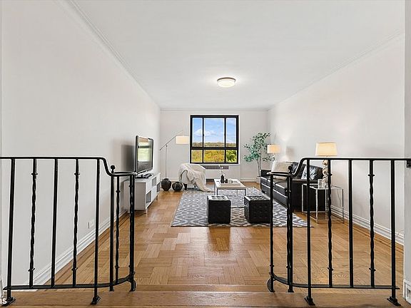 4th image of 4445 Post Rd APT 7D
