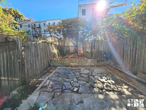 2nd image of 278 Halsey St #G