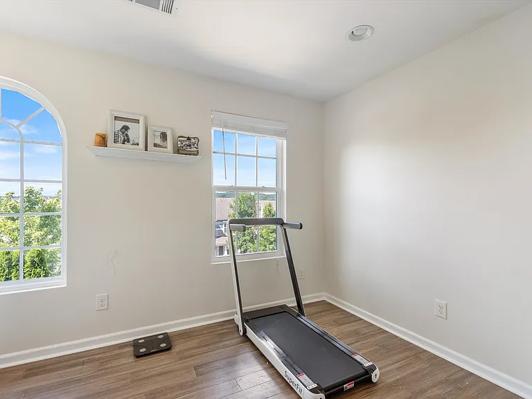 636 Wolfeboro Ln — Photo 22