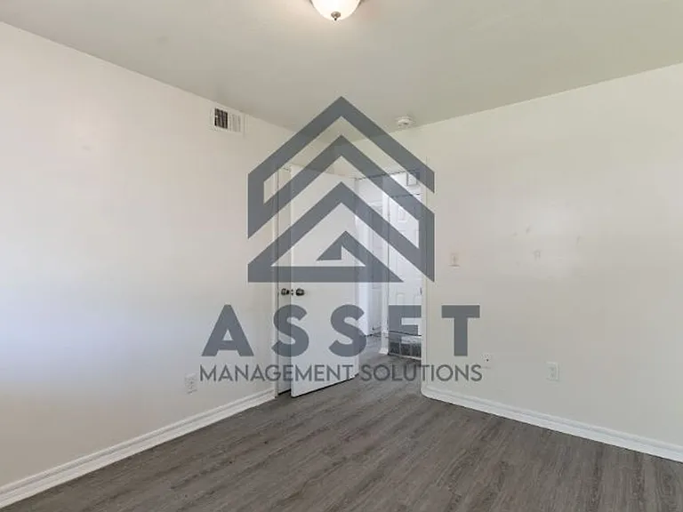2604 SW 65th St — Photo 14