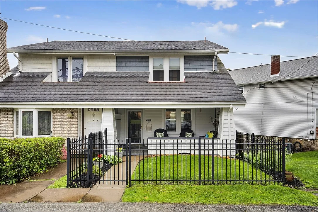 136 Van Buren St photo 1