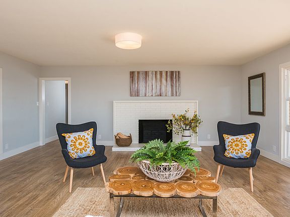 4th image of 2615 Companero Ave