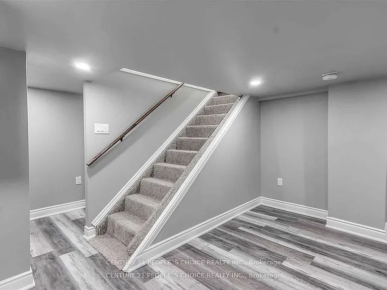 1226 Oxford Ave — Photo 28