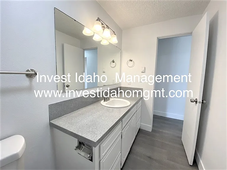 144 Smith Ave #3 — Photo 11