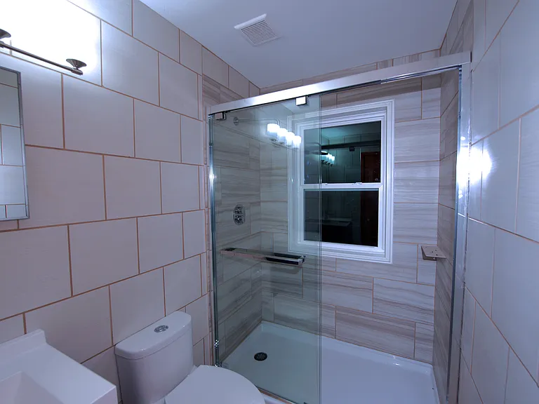 508 W Lakeside St — Photo 17