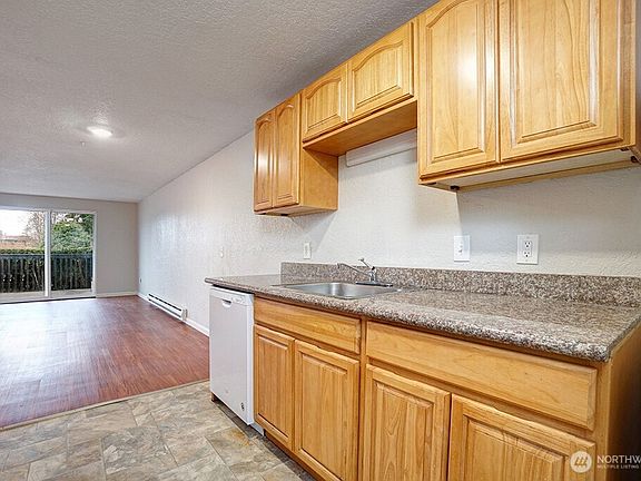 5th image of 15409 9th Avenue SW