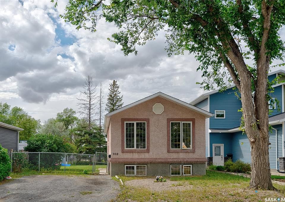 1st image of 908 Connaught STREET