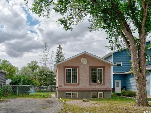 908 Connaught STREET, Regina, SK S4T 4S6