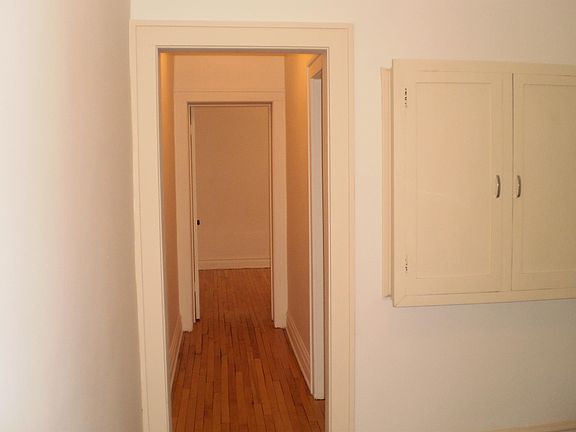 4th image of 4-1439 Grand Ave #4