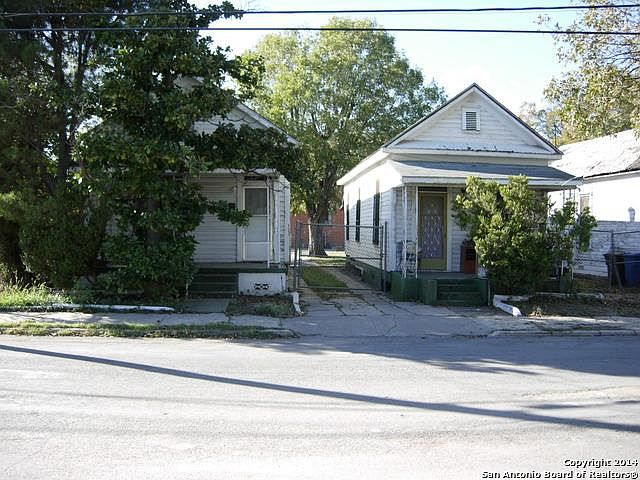1st image of 1911 N Alamo St