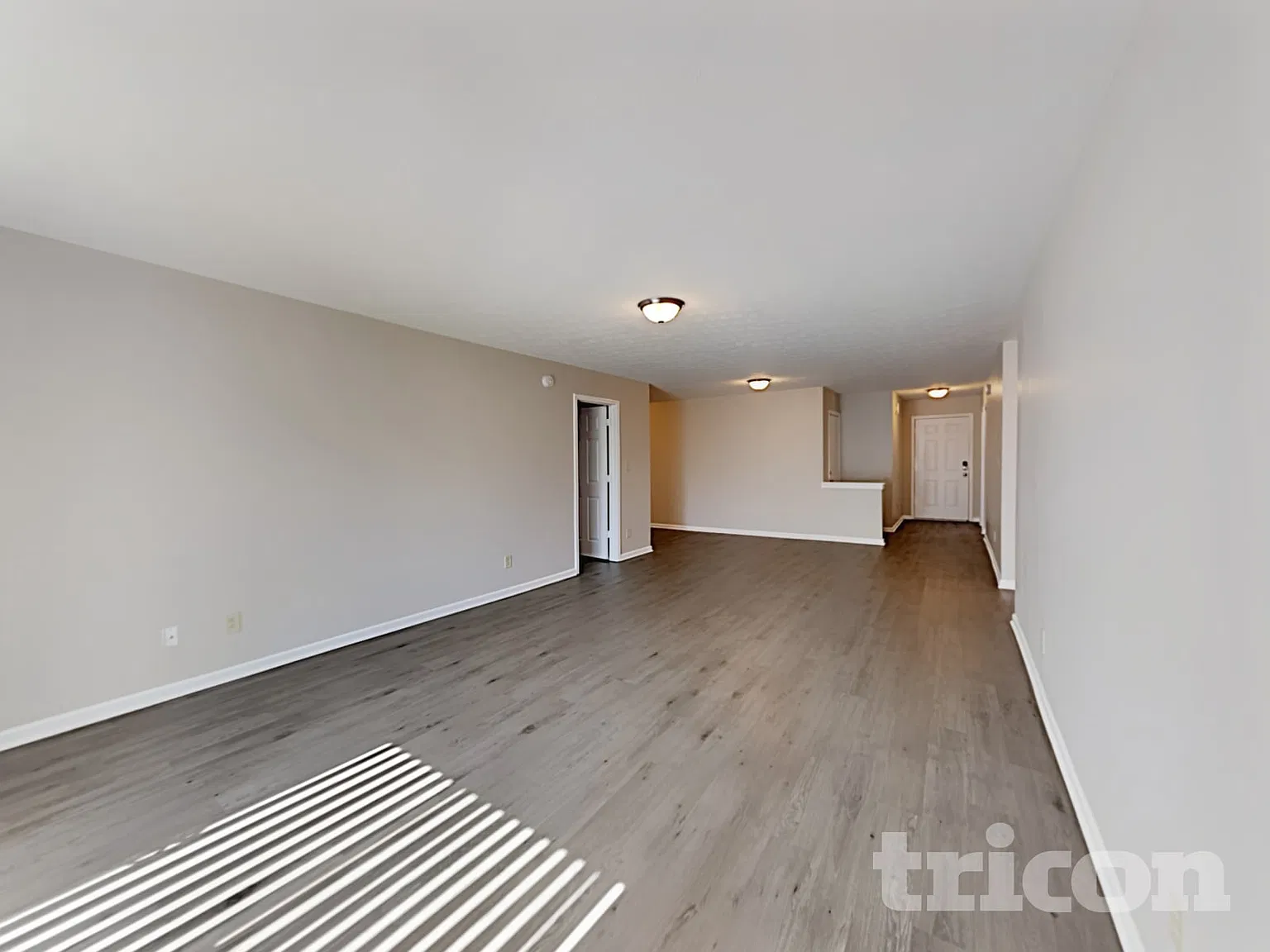 7817 Cole Wood Boulevard Indianapolis IN — Photo 2
