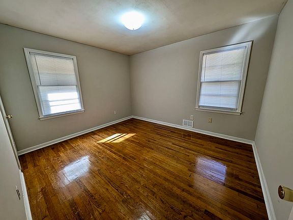 2nd image of 170 Forest Rd