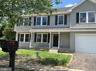 13 Oak Ct, Florence, NJ 08518