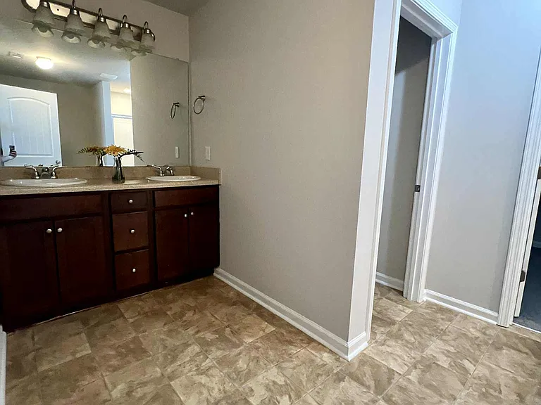 1739 Snapping Ct — Photo 29