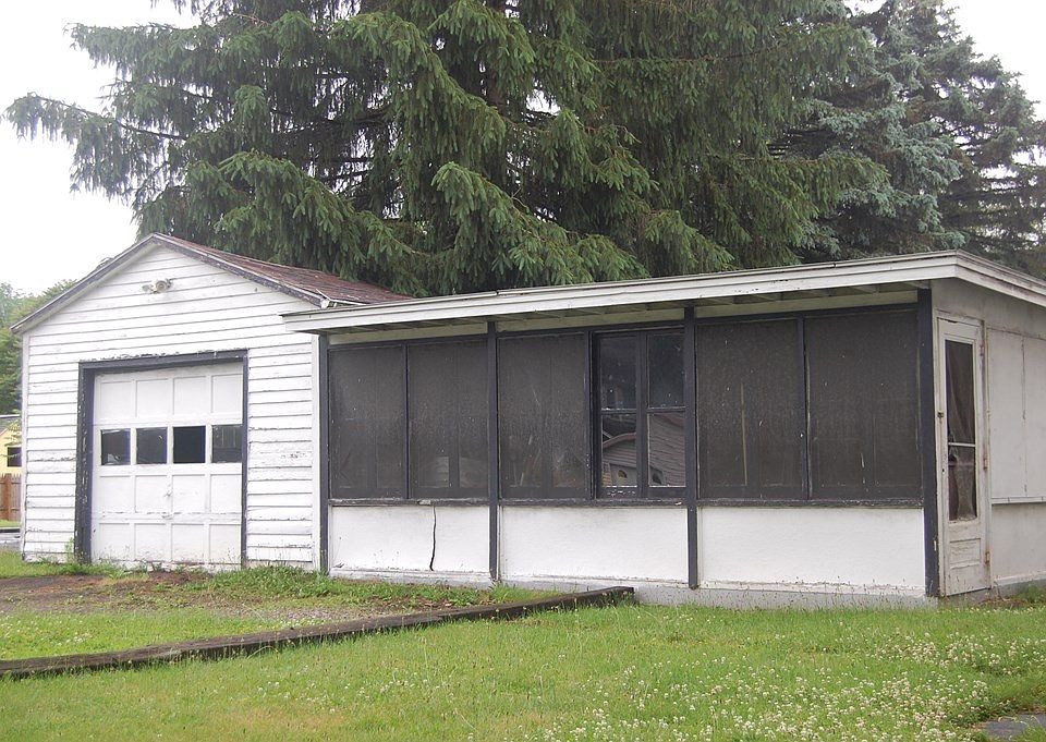 2nd image of 155 Oakwood Ave