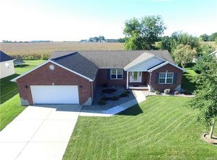 5618 Seasons Rdg, Smithton, IL 62285