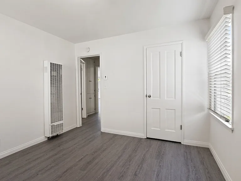 1201 Washington Ave - architectural building North of Wilshire in Santa Monica! — Photo 16