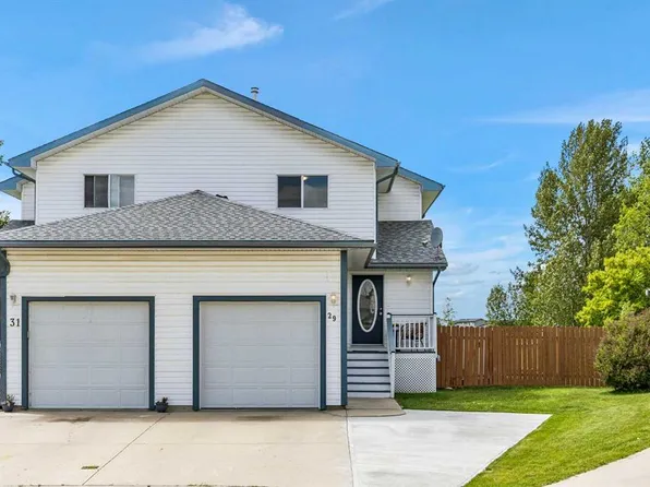 29 NE Ross Pl, Crossfield, AB T0M 0S0