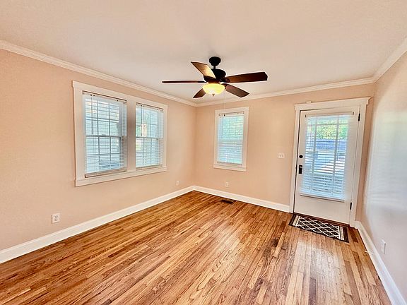 4th image of 326 Edgewood Dr