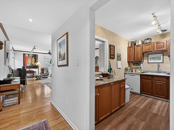 3rd image of 835 Ridge Ave APT 507