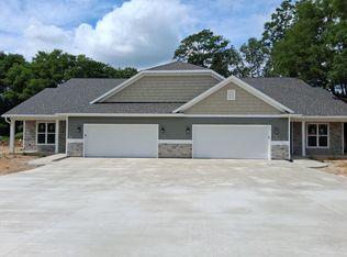 499 Meadowlark Ln, Green Lake, WI 54941
