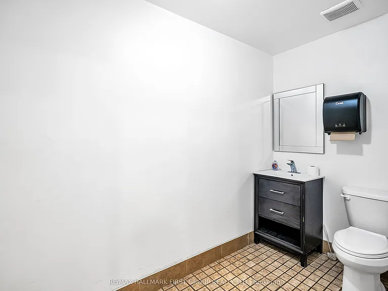 145 Liberty St S #703 — Photo 23