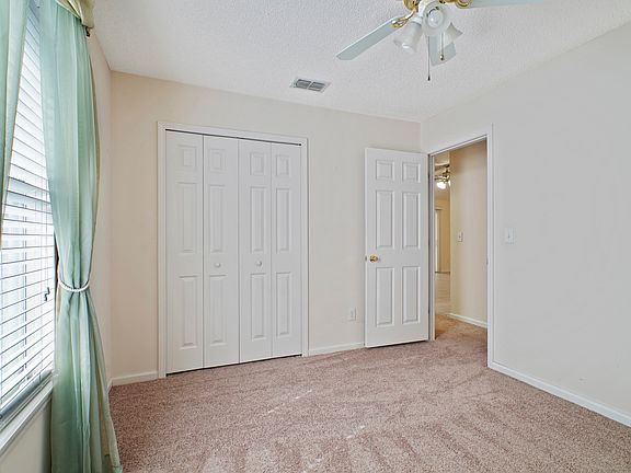 4th image of 3970 Lake Crest Ter
