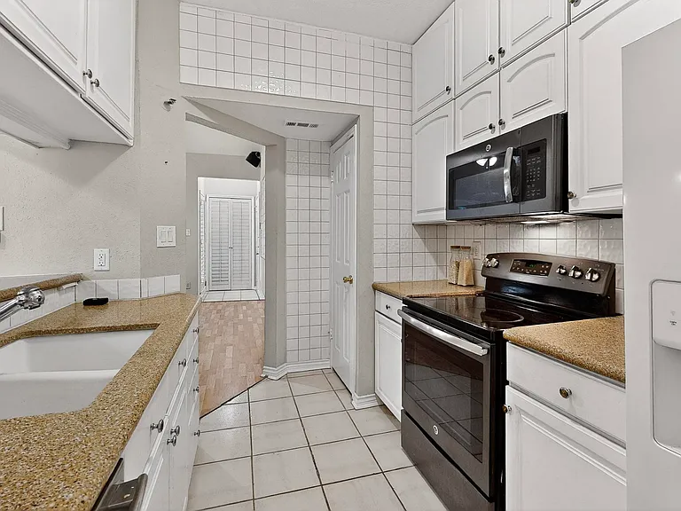 3105 San Jacinto St #306 — Photo 15