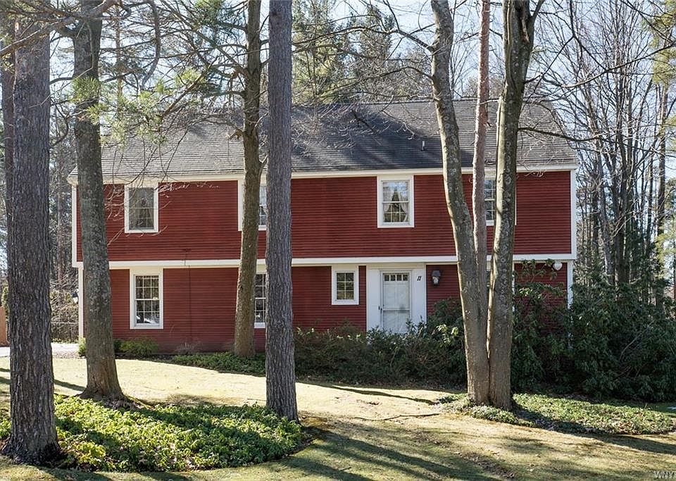 1st image of 11 Concord Dr