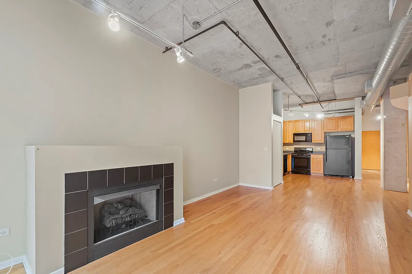 1 bed, 810 sqft, $2,500 — Photo 3