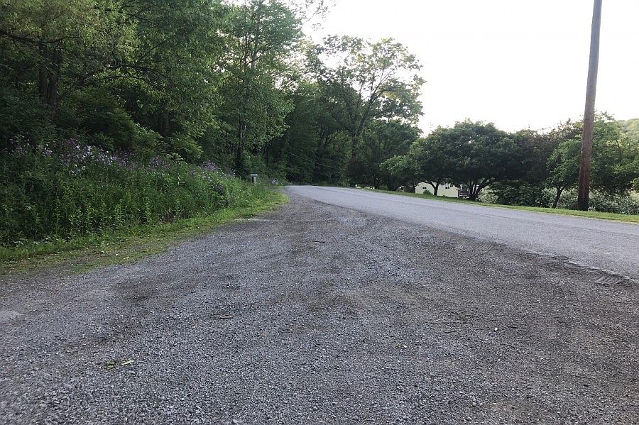 2nd image of 490 Bartleyville Rd