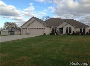 13742 Crooked Creek Ln, Carleton, MI 48117
