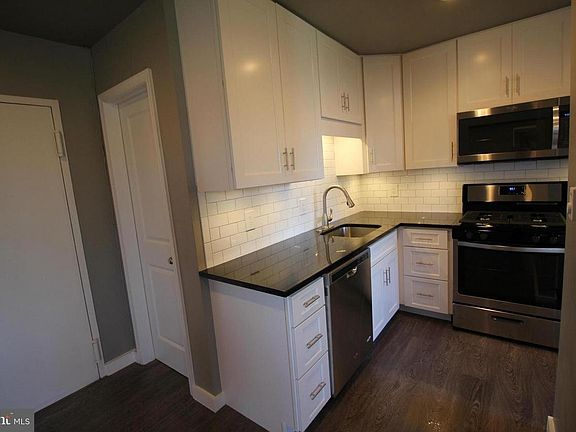 4th image of 3515 Washington Blvd APT 205
