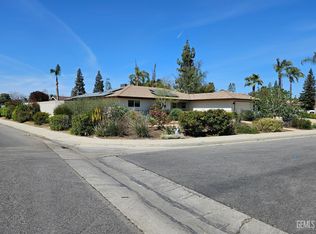 2409 Scarborough Ln, Bakersfield, CA 93309