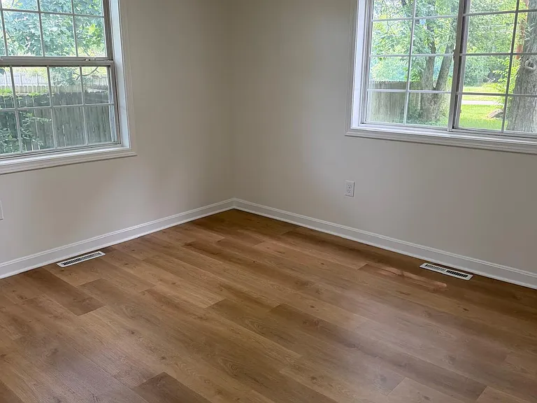 1892 Dyer Rd — Photo 12
