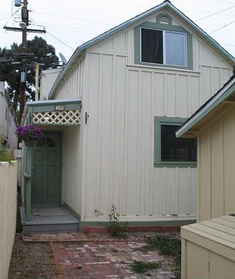 516 1-BR carriage house