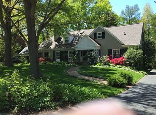 434 Country Ln, Rolling Fields, KY 40207
