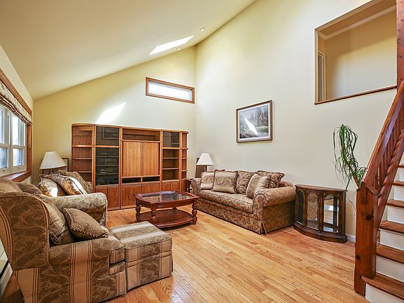 2nd image of 3776 Chesterfield Dr
