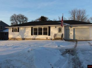 377 1st St SW, Wells, MN 56097