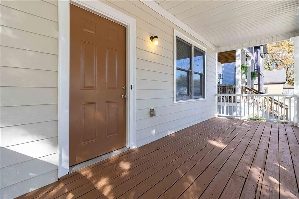 3 bed, 2.5 bath, 1672 sqft, $2,675 — Photo 3