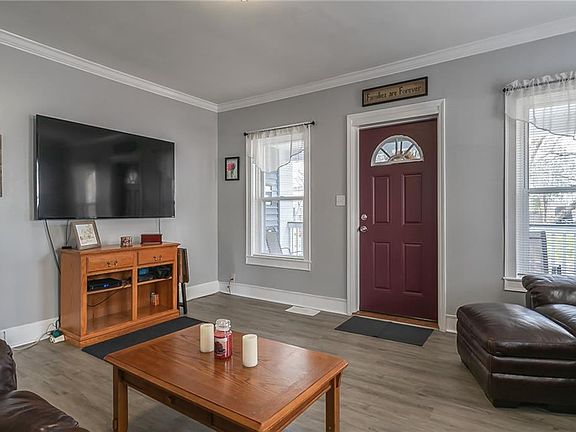 3rd image of 10 North St