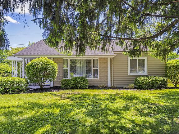 5th image of 2063 Langham Rd