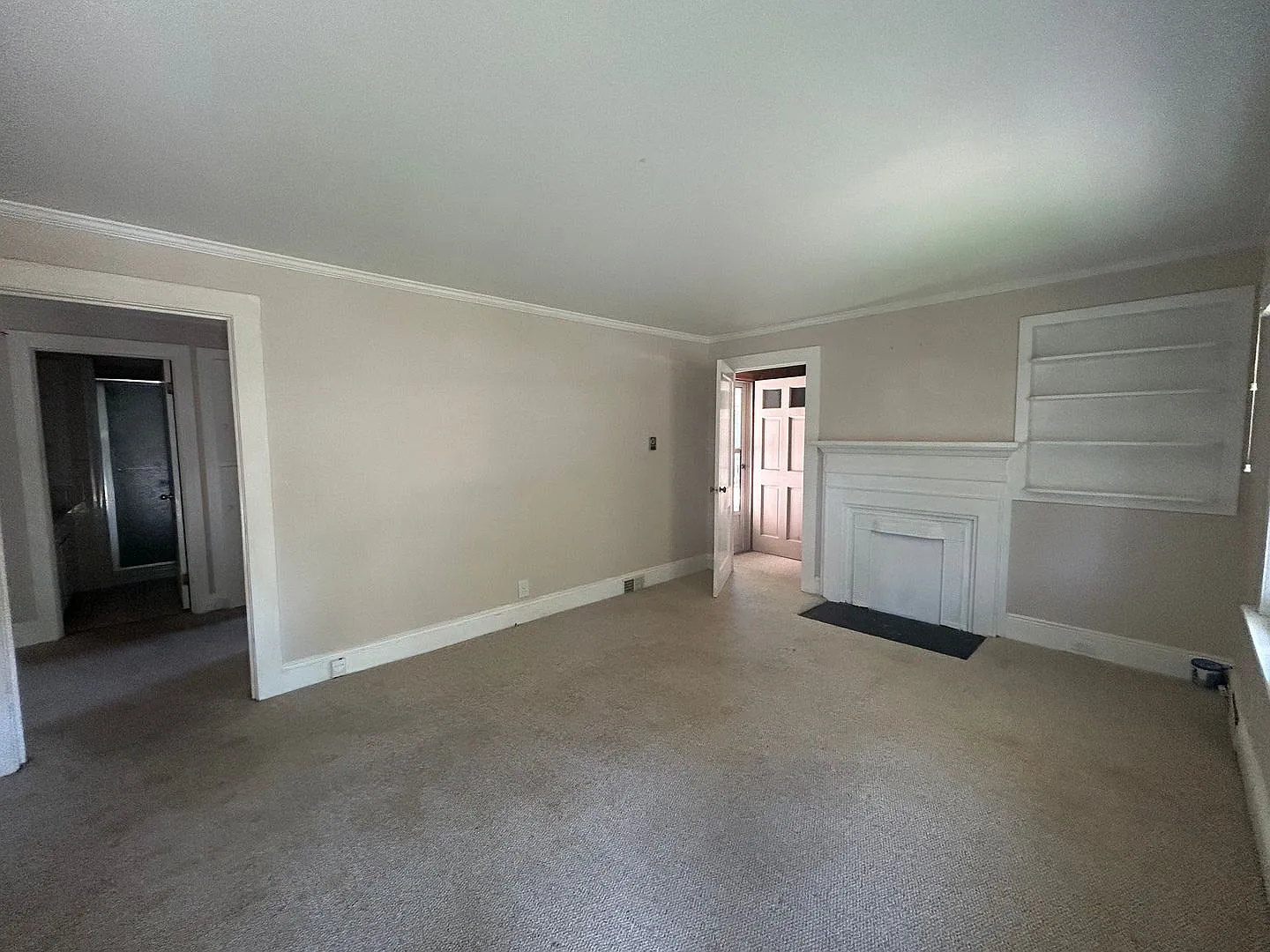 110 Oakland — Photo 2