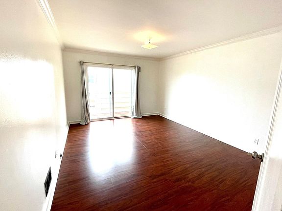 4th image of 292 25th Ave