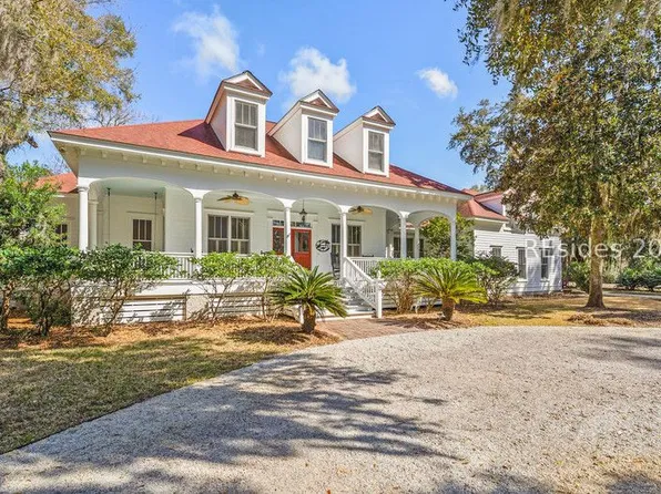 2 Ridge Rd, Beaufort, SC 29907